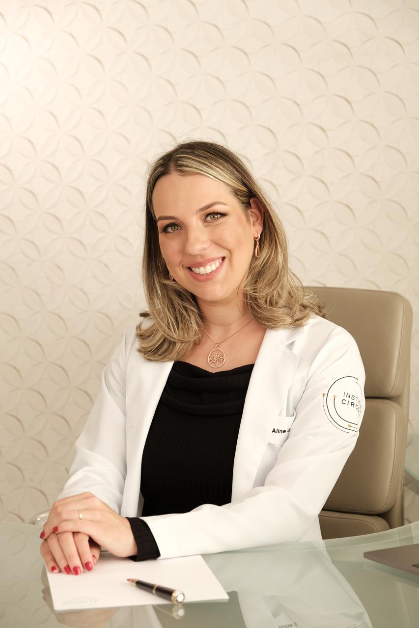 Dra. Aline de Paula C. Benabou — Cirurgiã Vascular e Endovascular